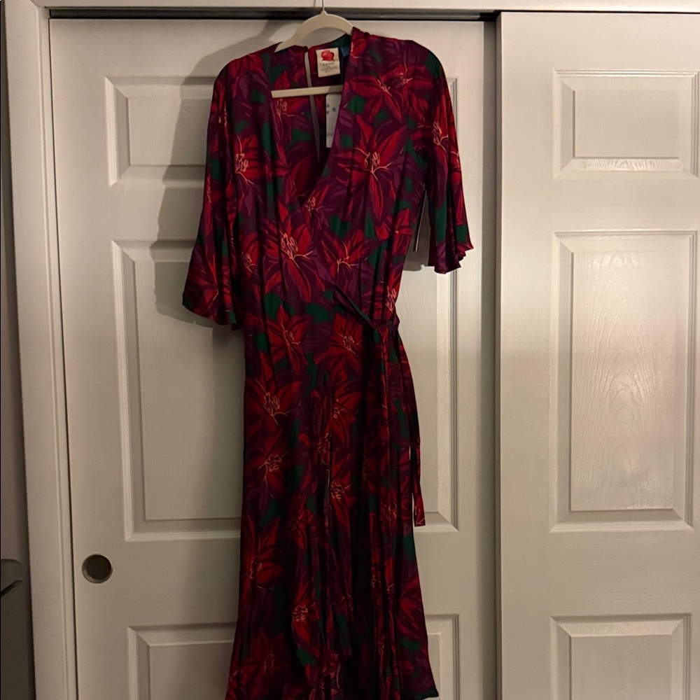 FARM Rio Vibrant Floral Maxi Dress in Red and Green - Picture 2 of 3